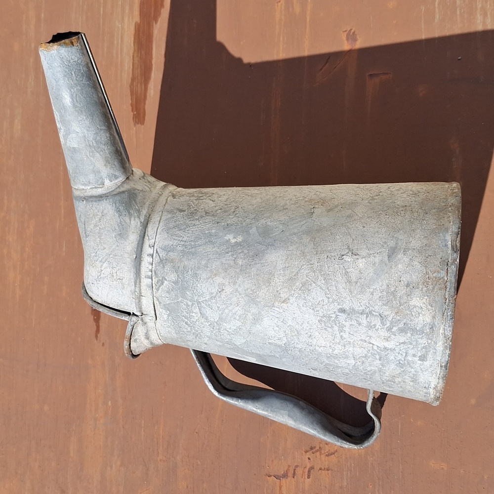 Vintage 1 Quart Galvanized Liquid Oil Can With Spout - Picture 4 of 5